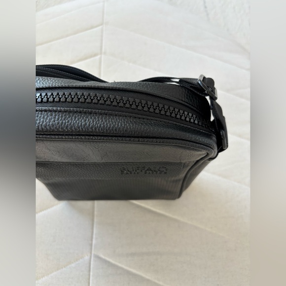 | NWOT | Buffalo | David Bitton | Shoulder / Crossbody Messenger Bag - Picture 8 of 13